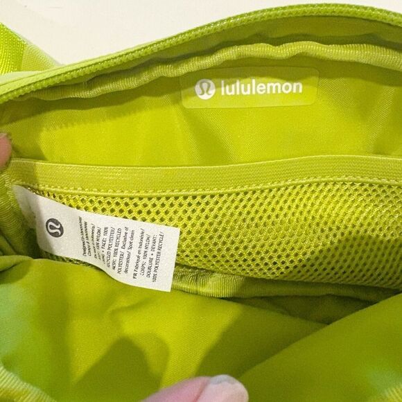 NWT Lululemon Everywhere Belt Bag Neon Green - Picture 7 of 8